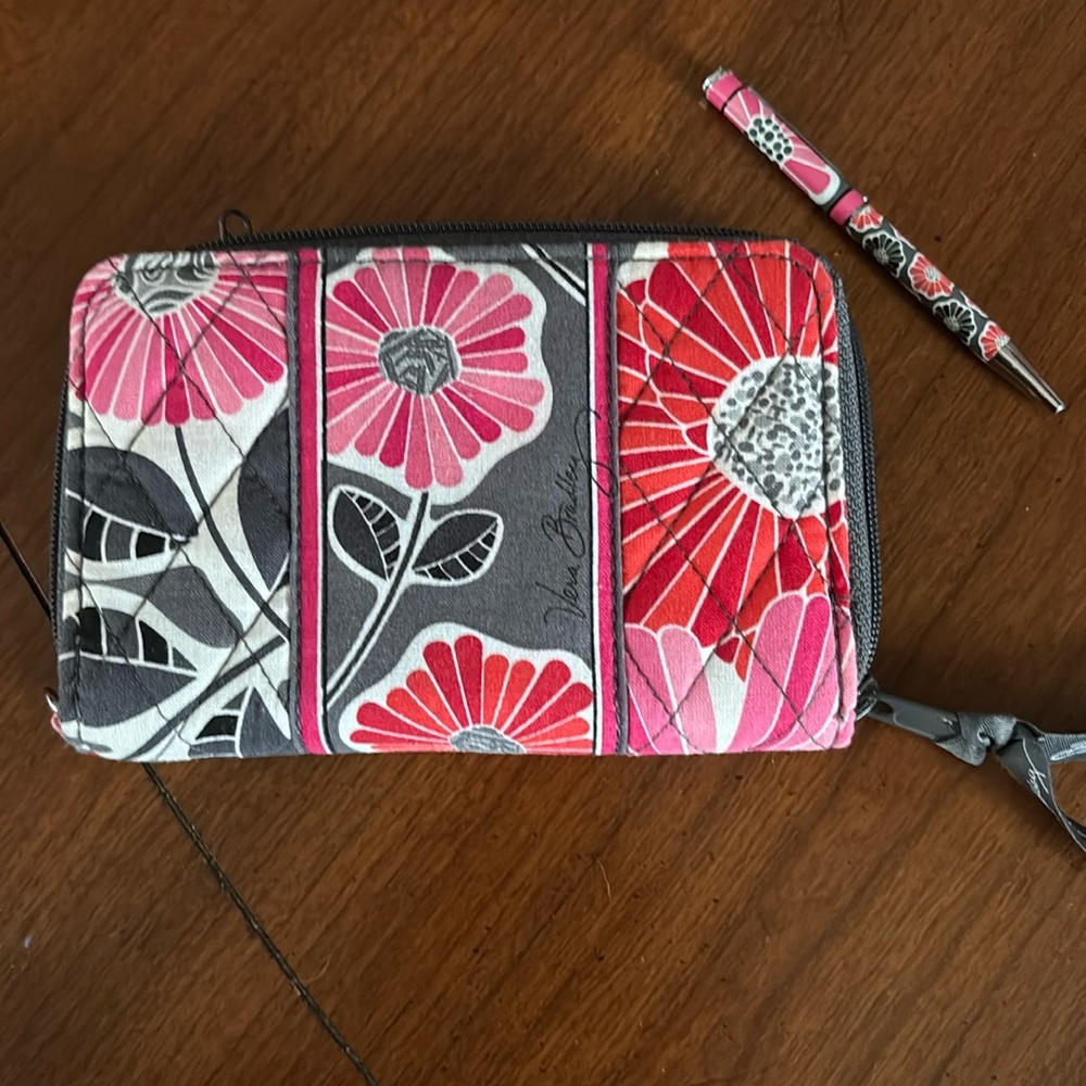 Vera Bradley wallet with pen in Cherry Blossom